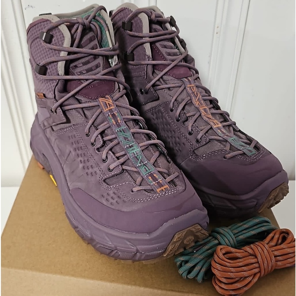 New Hoka X bodega tor ultra hi, size 9.5
